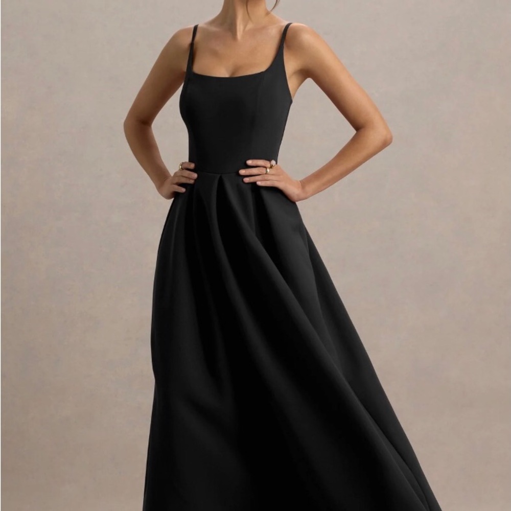 Elegant Black Spaghetti-Strap Evening Dress